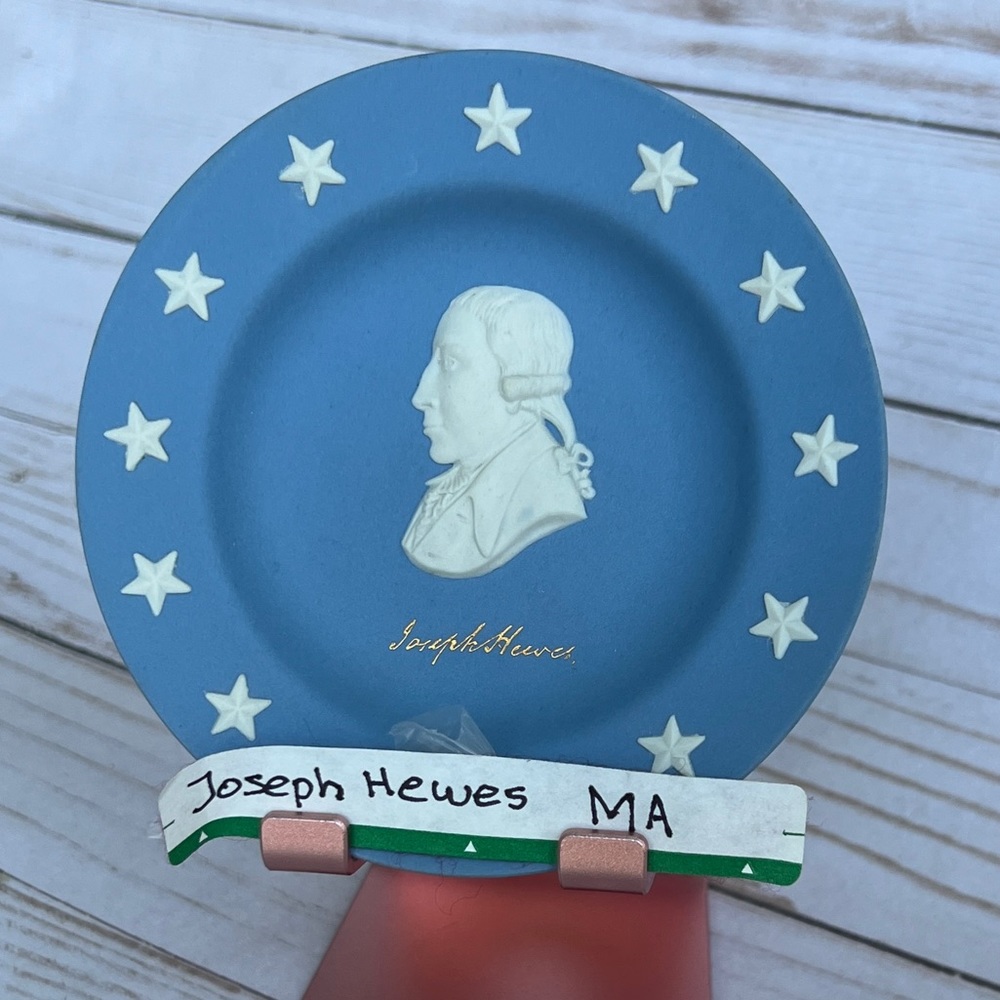 Wedgewood Vintage Blue Jasperware Round Joseph Hewes MA State Seals Series - Picture 1 of 6